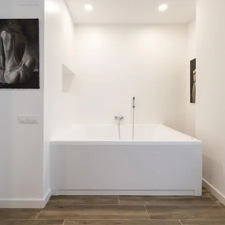 La Casa De La Pintora By Concept Flats