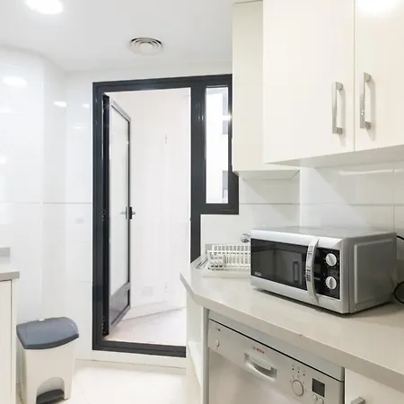 Con Vistas Al Mar, Piscina Y Pista De Paddle