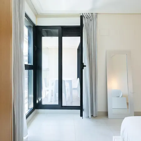 Con Vistas Al Mar, Piscina Y Pista De Paddle *