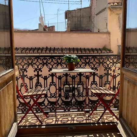 Bright, Charming,in The Historic Center *