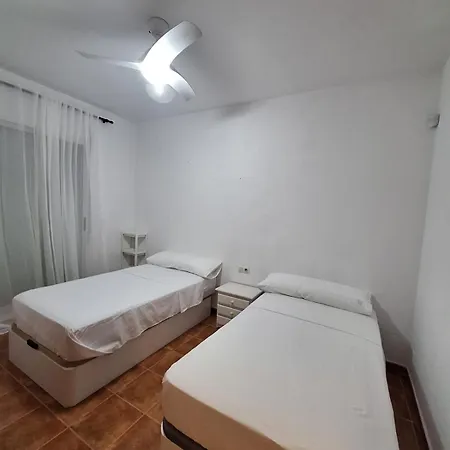 Townhouse With Pool Next To The Of Arts Vakantiehuis Valencia
