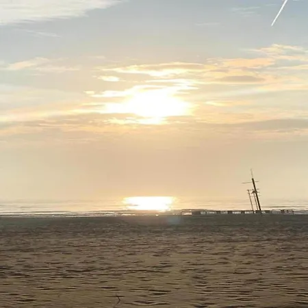 Near With Private Pool *