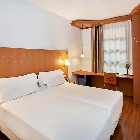 Nh Ciencias ホテル