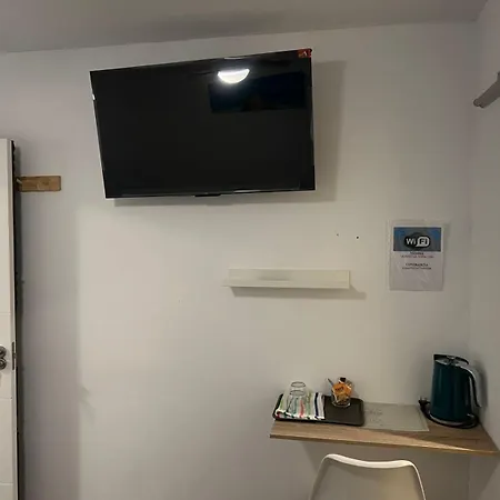 Проживание в семье Center Of The