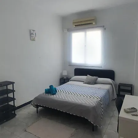Habitación Matrimonio Tranquila Y Luminosa En Vivienda Compartida