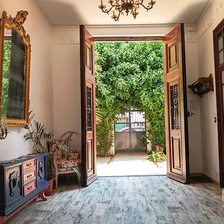 Portrait Boutique بيت ضيافة *