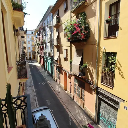 Piso En El Carmen Cerca Del Mercado *