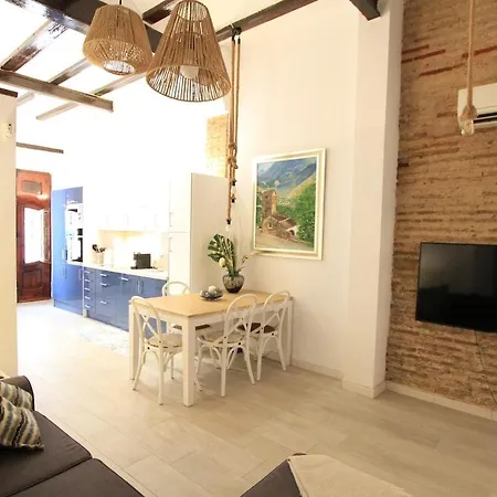 Modernist House In Cabanyal Апартаменты