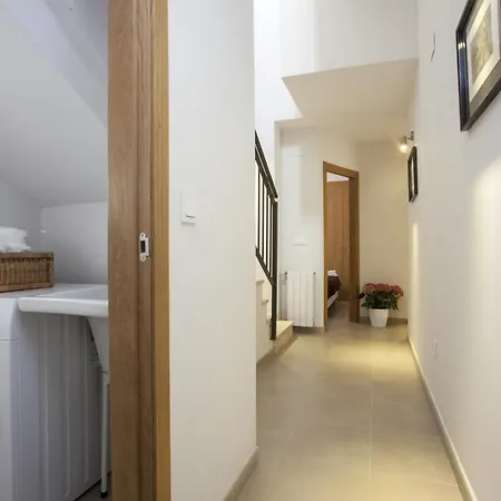 Singularstays Mar44 Terrace Apartman