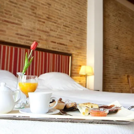 Ad Hoc Monumental 1881 3* Valence