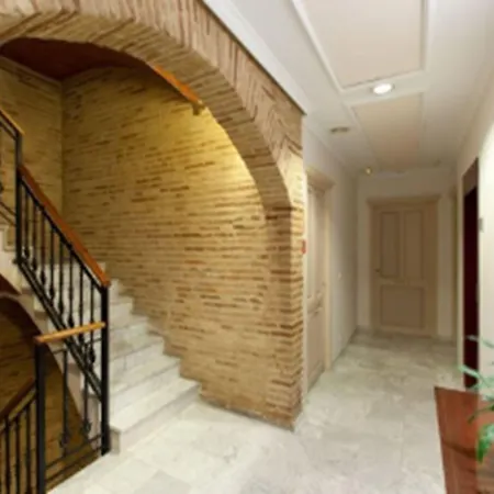 Ad Hoc Monumental 1881 Hotel Valence