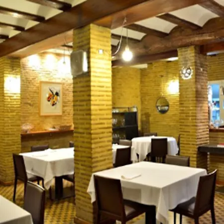 Hotel Ad Hoc Monumental 1881 3*