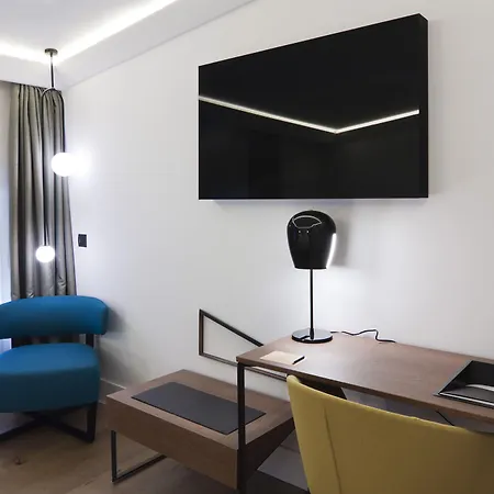 One Shot Reina Victoria Hotell