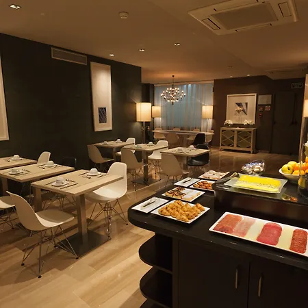 Отель Conqueridor Валенсия