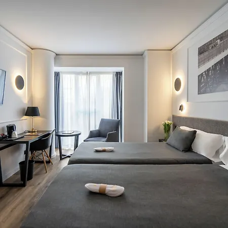 Отель Conqueridor 4*