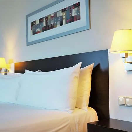 Port Feria מלון 4*