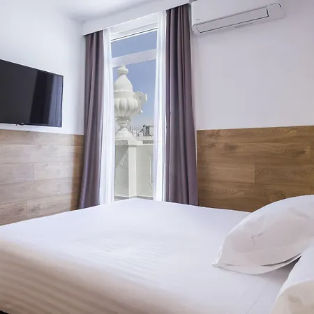 Venecia Plaza Centro 2*