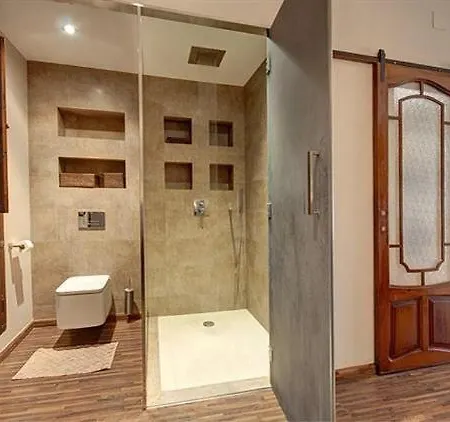 Beautiful House With Terrace شقة فالنسيا