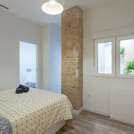 Ruzafa Tomasos * فالنسيا