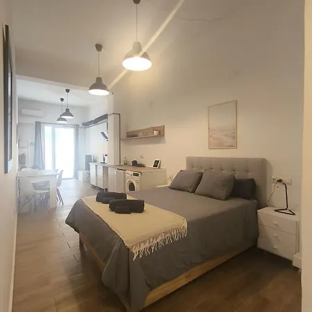 Cozy Ground Floor 公寓 *
