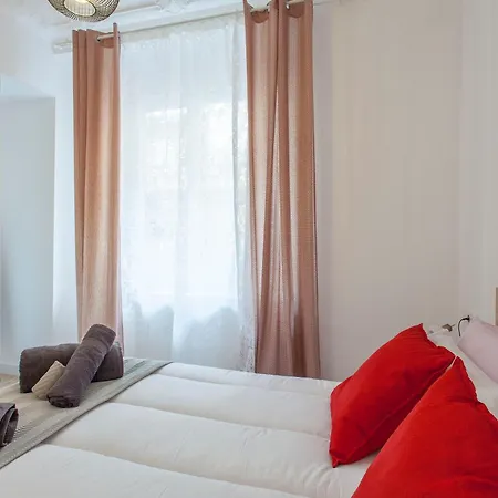 Appartement With Terrace In Extramurs *