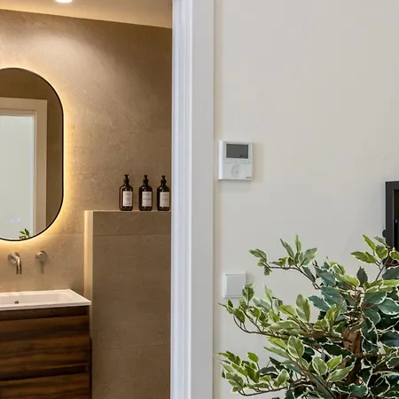 Boutique - One Tower *