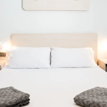 Hotel Mate Oliveira - Centre,