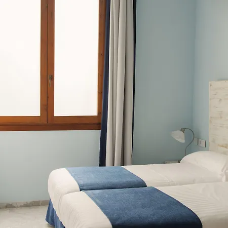 Ad Hoc Carmen 2* Valensiya