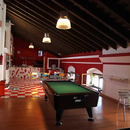 Hostel Red Nest *