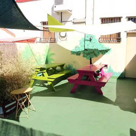 Hostel Red Nest Βαλένθια