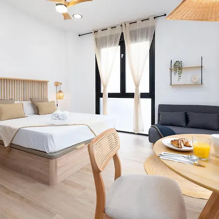 Travel Habitat Nou Mestalla * Valensiya