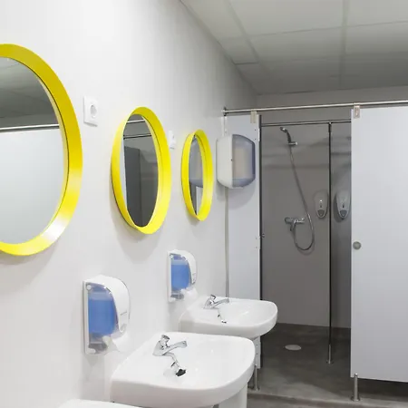 بيت شباب شباب أب فالينسيا *