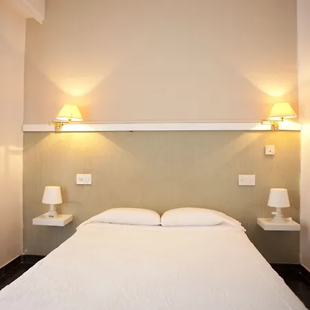 Malvarrosa Pensión 2*