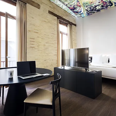 One Shot Mercat Otel