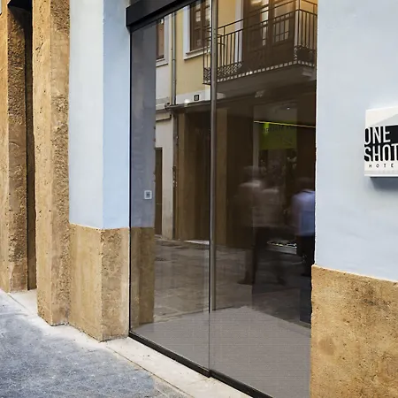 One Shot Mercat Otel