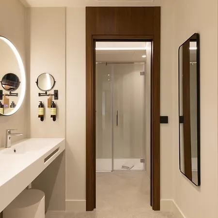 Moontels Colon * Valencia