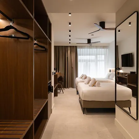 Moontels Colon Hotel