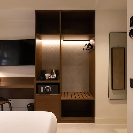 Moontels Colon * Valencia