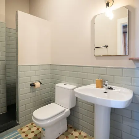 فندق مبيت وإفطار Bird House