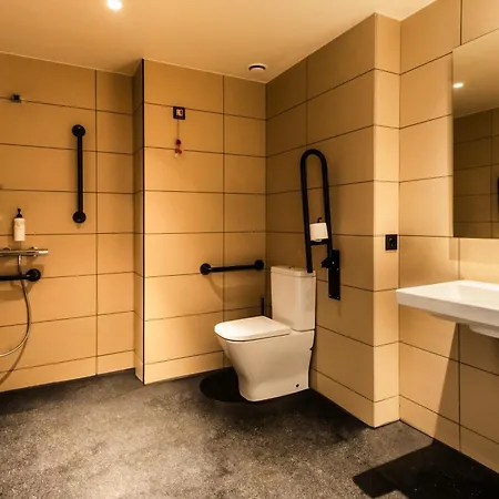 Отель Easyhotel Ciutat Vella 2*