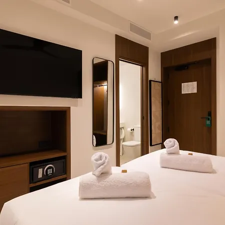 Moontels Colon Hotel