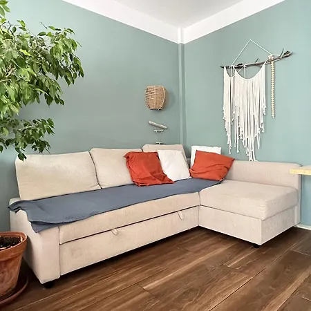 Work Study Apartment *