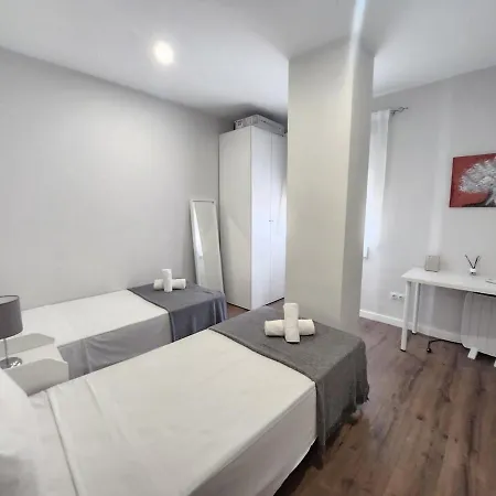 New! Designer In Center With Fast Wi-fi Apartmán Valencie