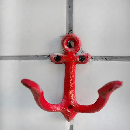 Work Study Apartment *