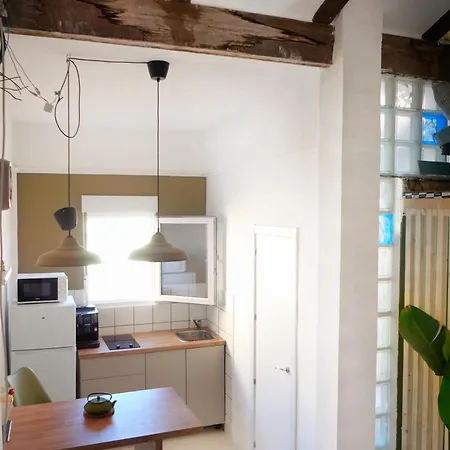 Work Study Apartment *