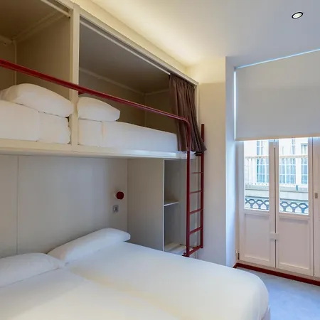 Camila فالنسيا