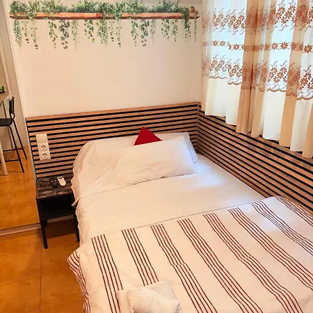 Con Cocina Y Bano Privado De Temporada Vacaciones Largas Long Desde 11 Noches فالنسيا