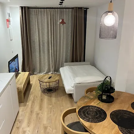 Acogedor Frente A Plaza Del Cedro *