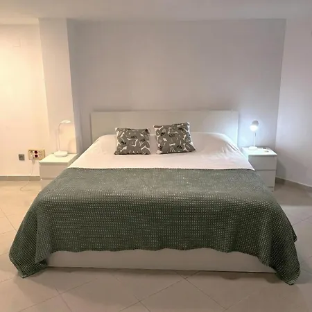 Across From The Turia Modern Appartement *