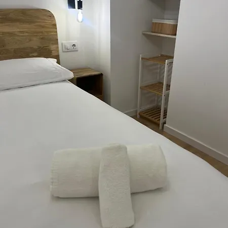 Acogedor Frente A Plaza Del Cedro